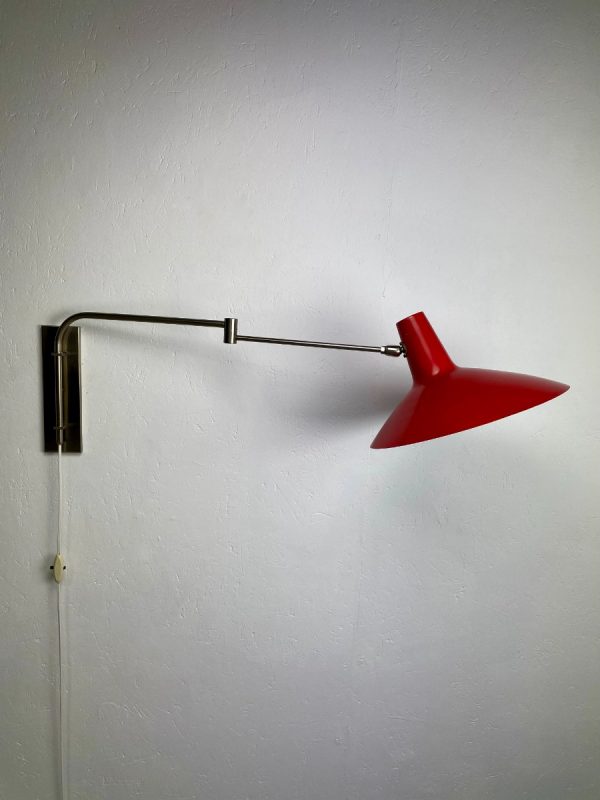 echt vintage Rare swivel wall lamp - vintage design lighting from the 50s - red aluminum lampshade - Modern Mid Century light